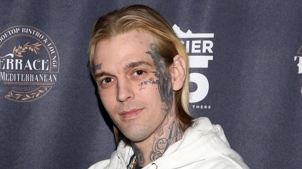 celebrities who lost their fortunes